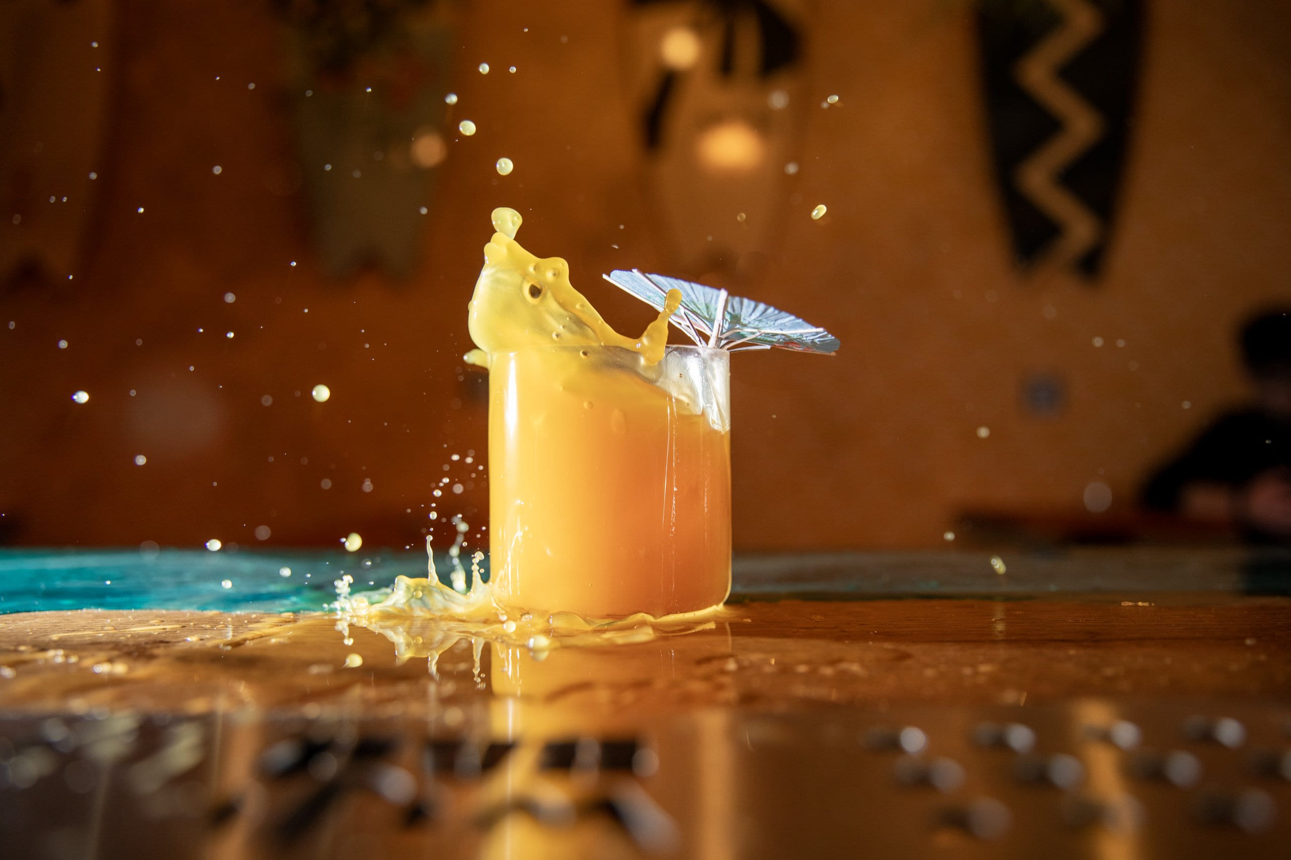 ONDE NEL BICCHIERE E SOGNI AL PROFUMO DI LIME: BENVENUTI AL WIJI BAR